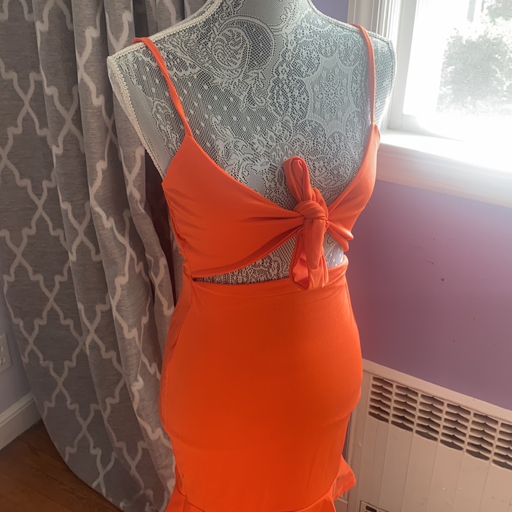 ORANGE DRESS - Picture 2 of 2